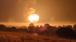 /ВИДЕО/ В Тверской области РФ после атаки беспилотника загорелся склад боеприпасов