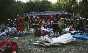 /ВИДЕО/ В украинском городе Сумы под удар попал дом престарелых, есть погибший