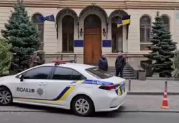 /ВИДЕО/ В Украине наблюдается волна сообщений о минировании зданий. Полиция проверяет госучреждения