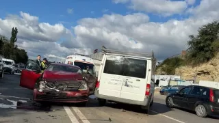 Accident violent în Capitală: O femeie și fiica sa de 3 ani au ajuns la spital