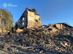 /VIDEO/ Un spital oncologic din Zaporojie și un bloc de locuit, atacate cu bombe: 4 morți și 18 răniți! Printre victime, un copil de un an