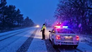 В полиции призвали водителей быть внимательней - сегодня ожидаются сложные погодные условия 