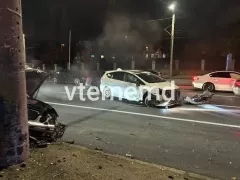 /UPDATE/ Accident în lanț pe viaduct: Sunt cinci mașini implicate și un rănit! Momentul impactului, surprins de o cameră de bord