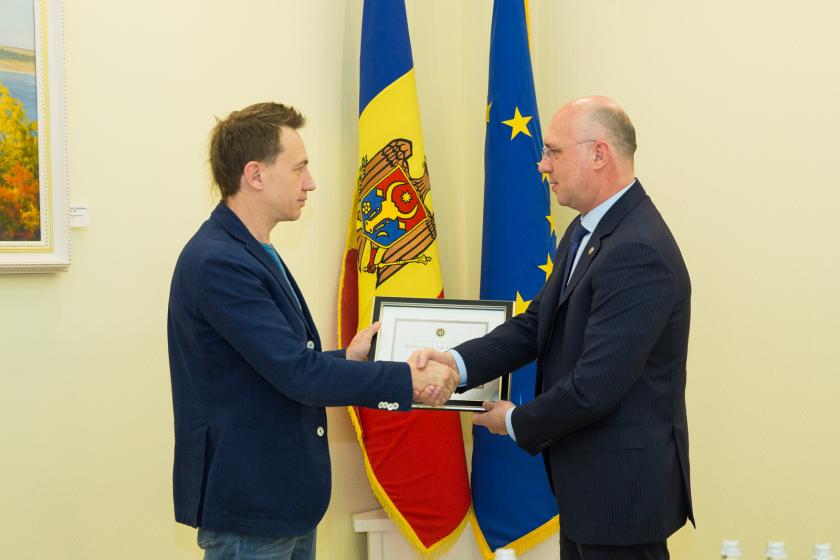 Молдованин, пробежавший благотворительный марафон при -60°C получил Почетный диплом правительства