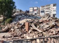 Число жертв землетрясения в Турции возросло до 12, около полутысячи пострадали
