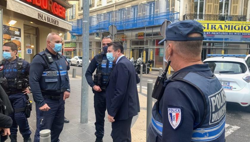 Во Франции произошел теракт: неизвестный напал на посетителей церкви в Ницце. Есть жертвы
