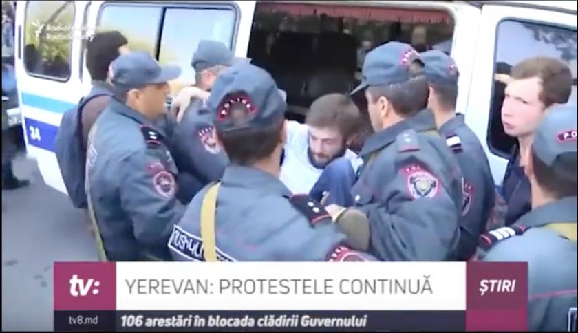/VIDEO/ Protestele continuă la Erevan. Manifestanții au încercat să blocheze prima ședința a Guvernului