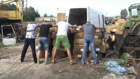 /VIDEO/ Făceau contrabandă cu tutun fermentat. Ce pedeapsă riscă gruparea formată din cetățeni moldoveni și ucraineni
