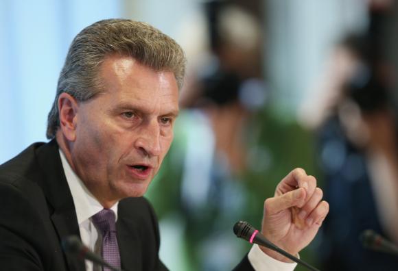 Comisarul Oettinger: Polonia, Ungaria, România și guvernul Italiei vor să distrugă proiectul european
