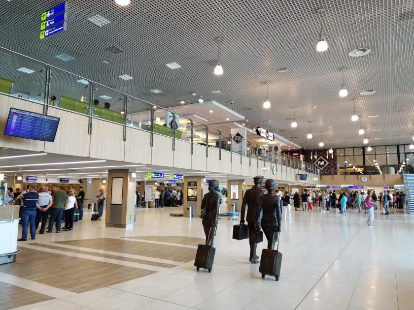 Deputat PAS: Taxa de 9 euro pentru pasagerii Aeroportului Chișinău va fi anulată