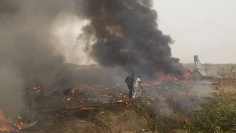 /VIDEO/ Un avion militar s-a prăbușit în Nigeria. Toate persoanele de la bord au murit