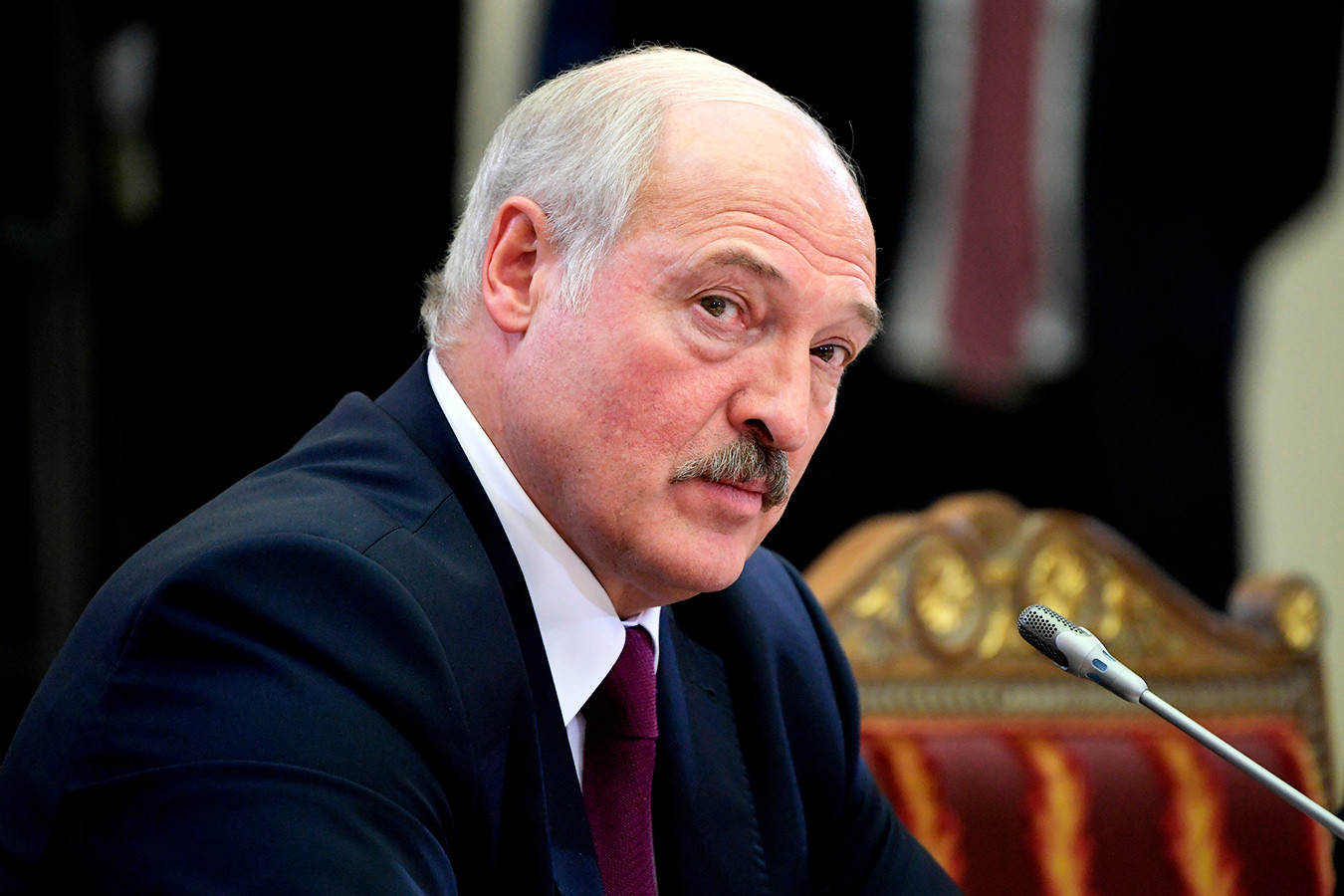 lukashenko-o-zriteljah-na-hokkee-10-dnej-proshlo-vse-zhivy-i-zdorovy-ni-odnoj-problemy_15860282341470991436