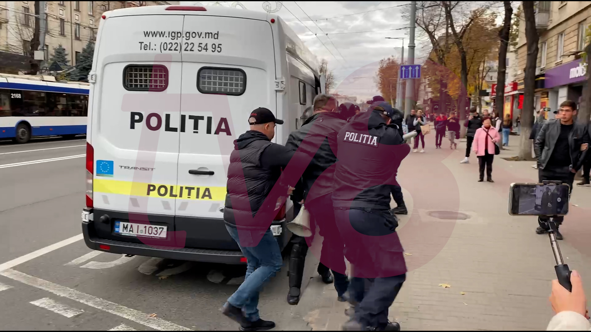 protestatari retinuti