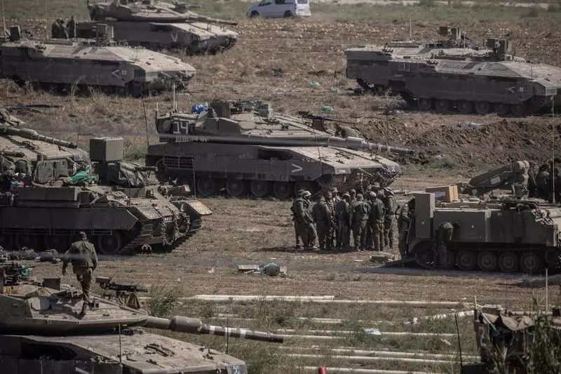image-2023-10-14-26608437-41-soldati-tancuri-israeliene-zona-granitei-fasia-gaza