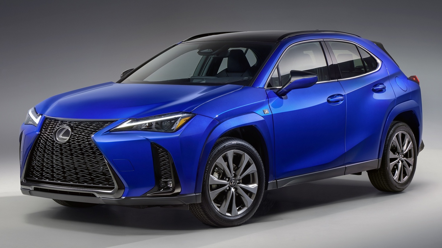 TV8.md Lexus UX a devenit primul Lexus alimentat de un sistem hibrid