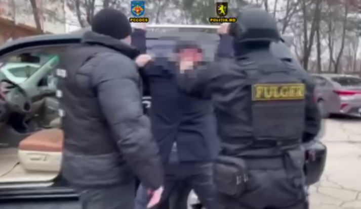 Задержанных - порно видео на arnoldrak-spb.ru