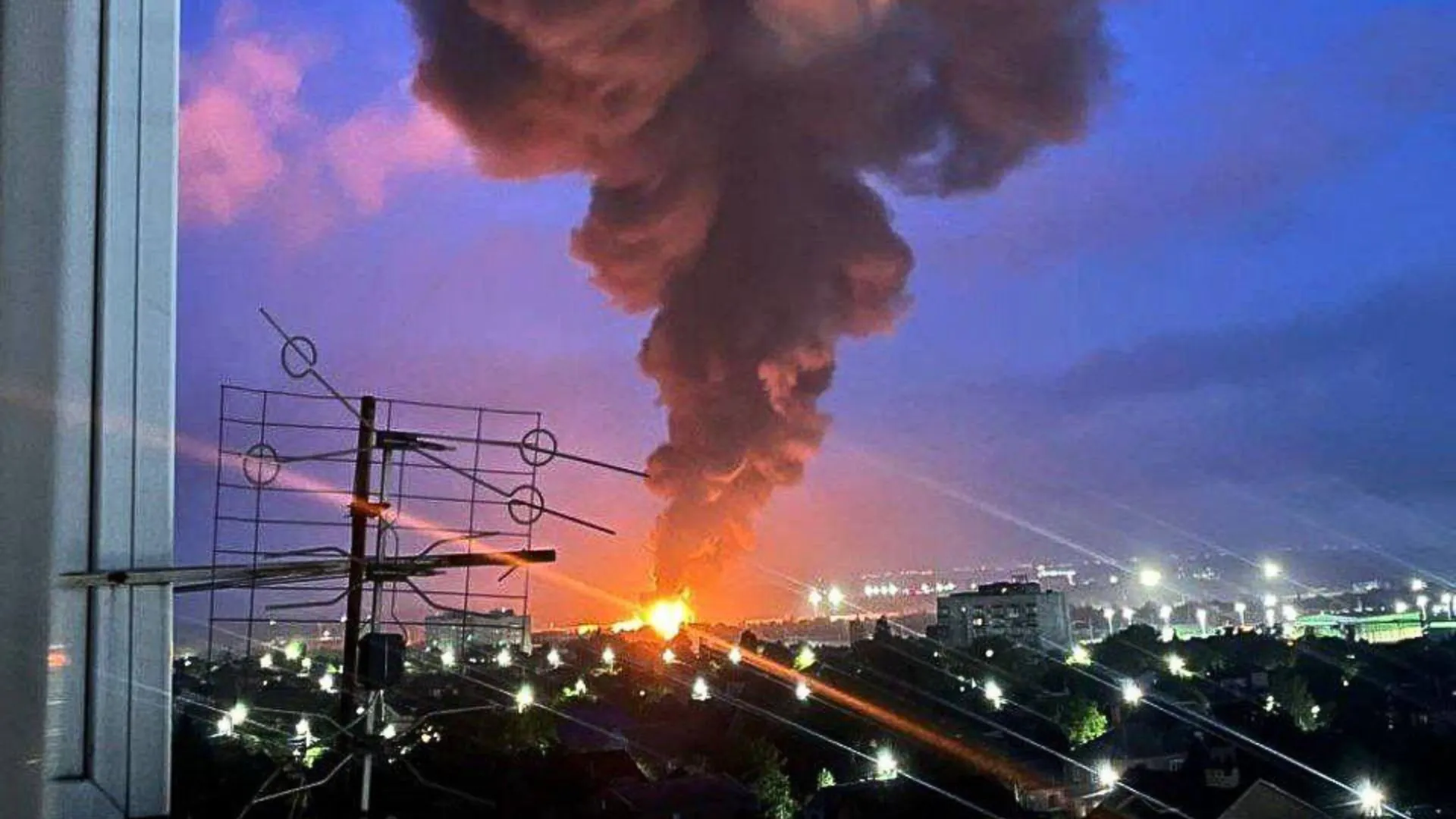 Orientul în flăcări: Teheranul sub asediu israelian, în timp ce rachetele iraniene cu rază record au atacat o bază SUA-UK