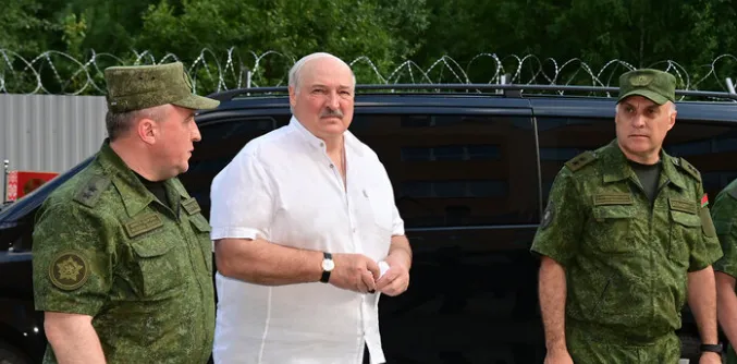 лукашенко и военные