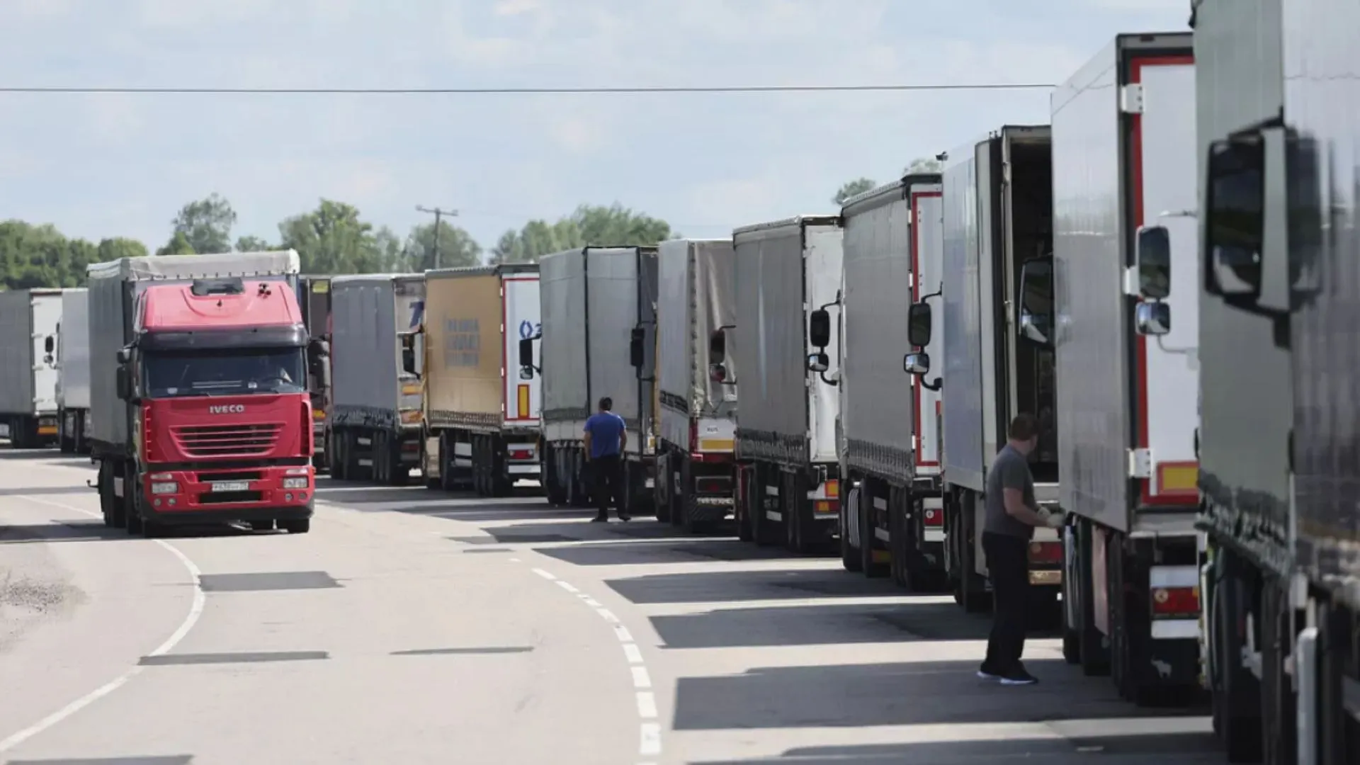 Canicula oprește camioanele: Restricții de circulație în România. Perioada vizată