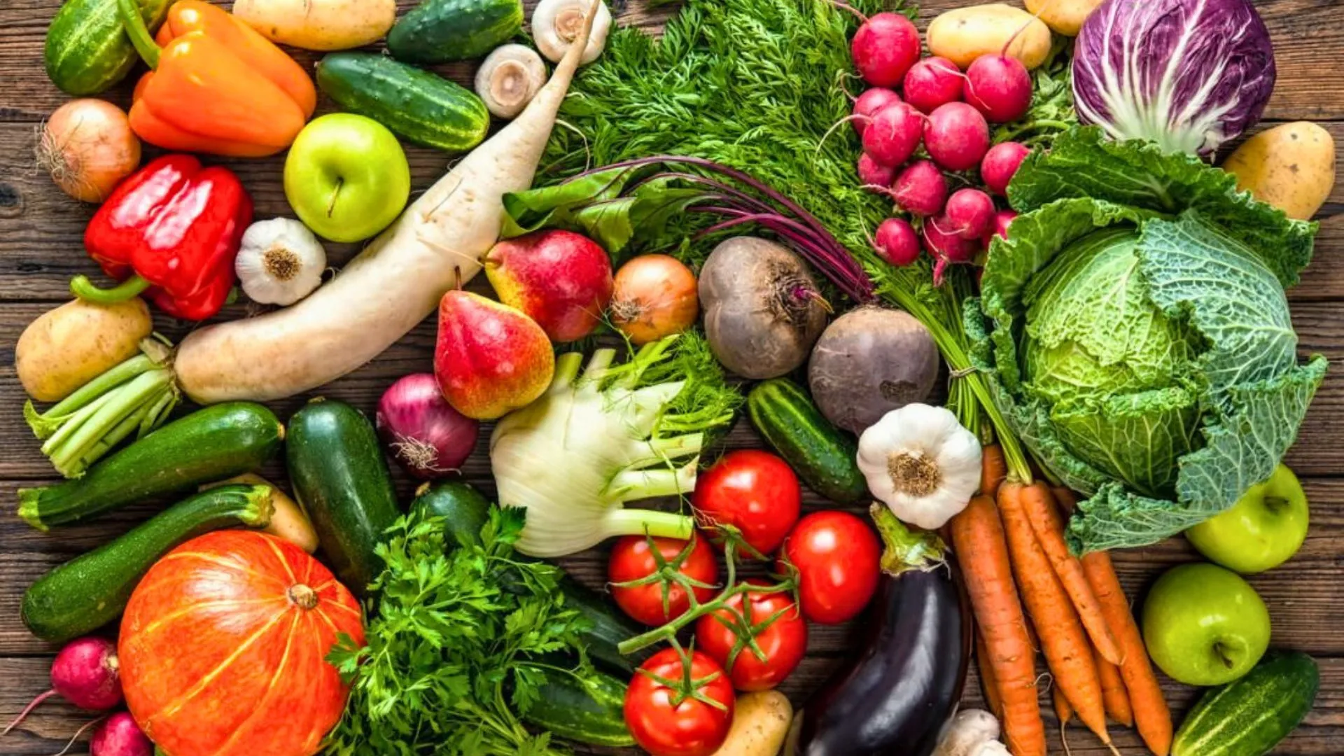 Cum păstrezi corect fructele și legumele: Reguli simple care le mențin proaspete mai mult timp