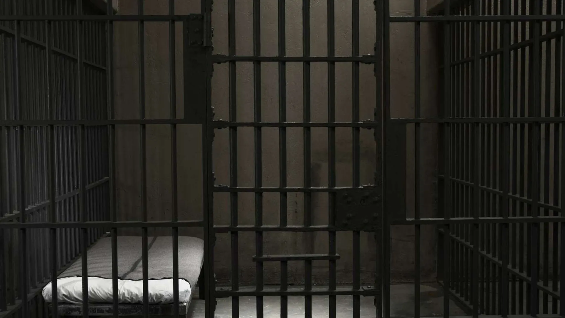 /VIDEO/ Tensiuni la Penitenciarul din Leova: Mai mulți deținuți au intrat în greva foamei, iar unii s-ar fi automutilat