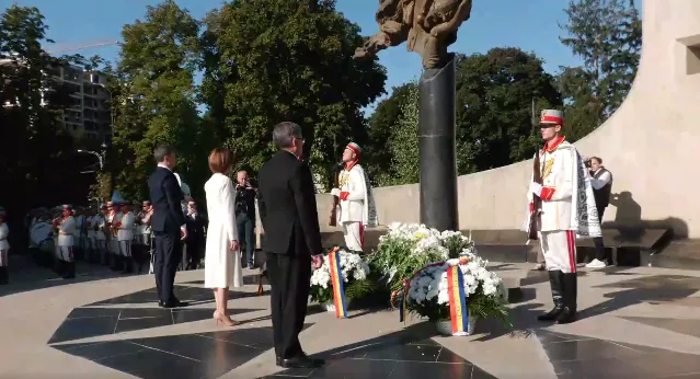 возложение цветов санду речан 2