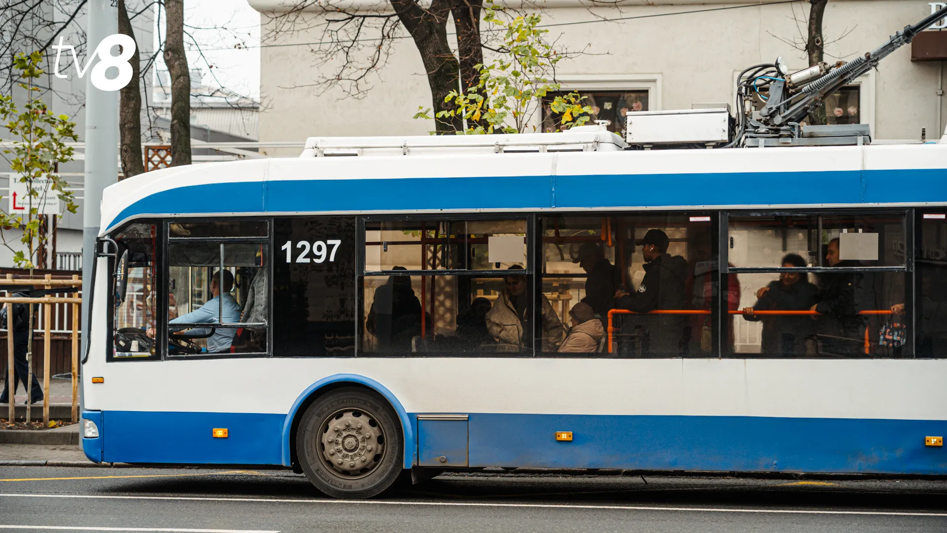 /VIDEO/ Atenție, călători: Troleibuzele circulă cu întârzieri în sectorul Rîșcani al Capitalei