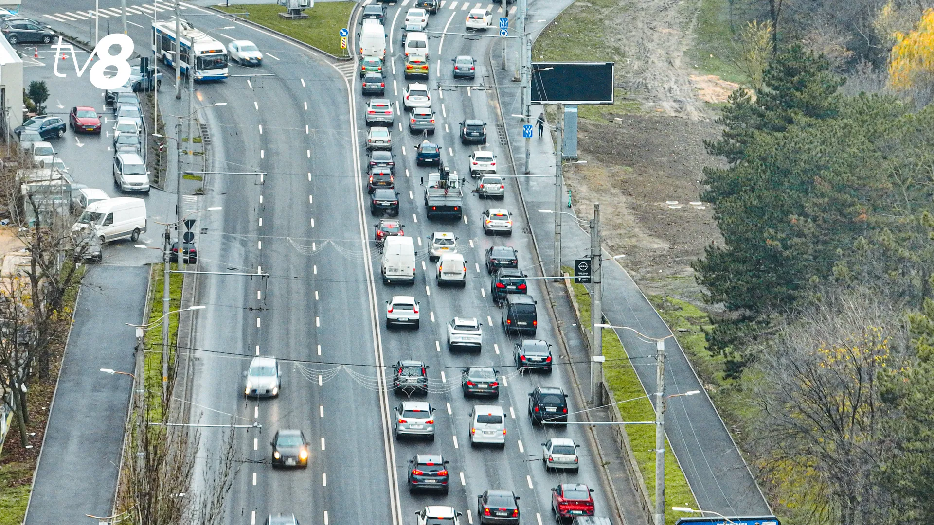 /VIDEO/ Ambuteiaje kilometrice la ieșirea din Chișinău: Poliția, mobilizată înainte de Paște