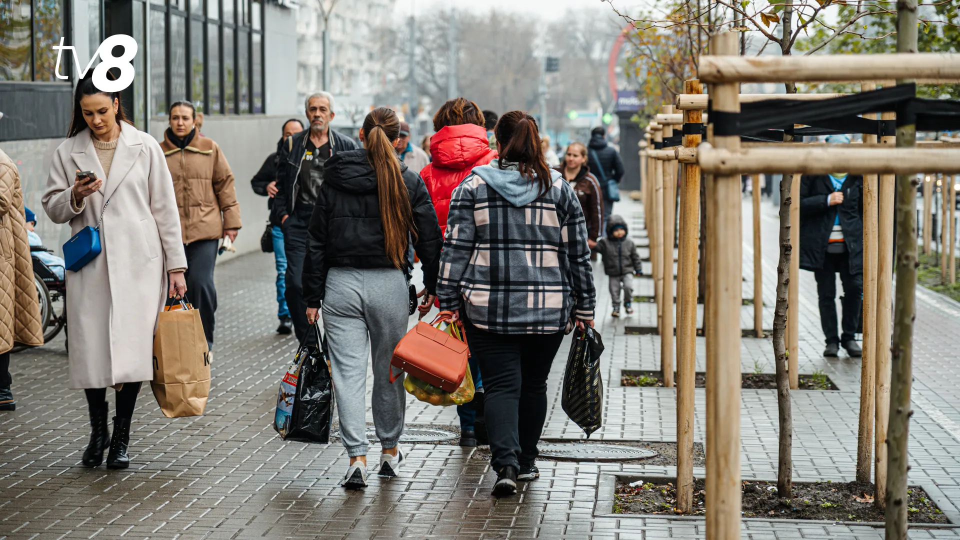 /VIDEO/ Sondaj: Ce așteptări au moldovenii după alegeri. Salarii și pensii mai mari, în capul listei