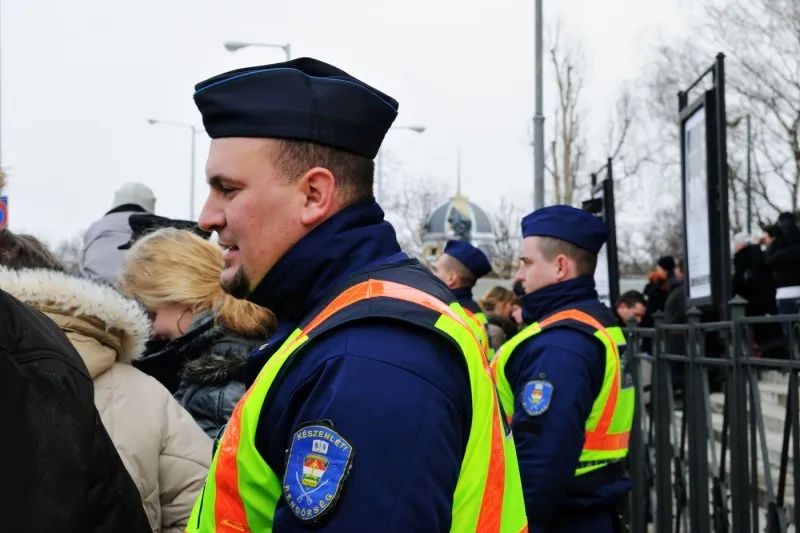 Amenințări cu bombă în limba ucraineană la școlile din Ungaria. Avertizări similare au raportat și autoritățile de la Kiev