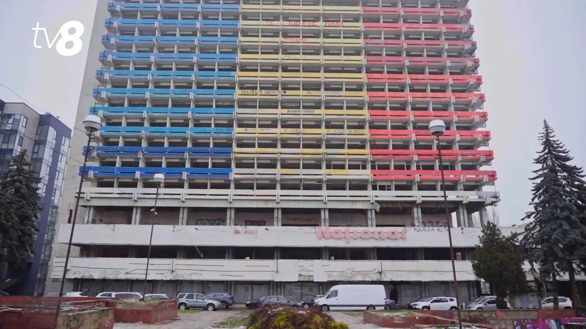 /VIDEO/ „Cinismul autorităților”: Ce se întâmplă după ce o copilă a căzut în gol la hotelul Național