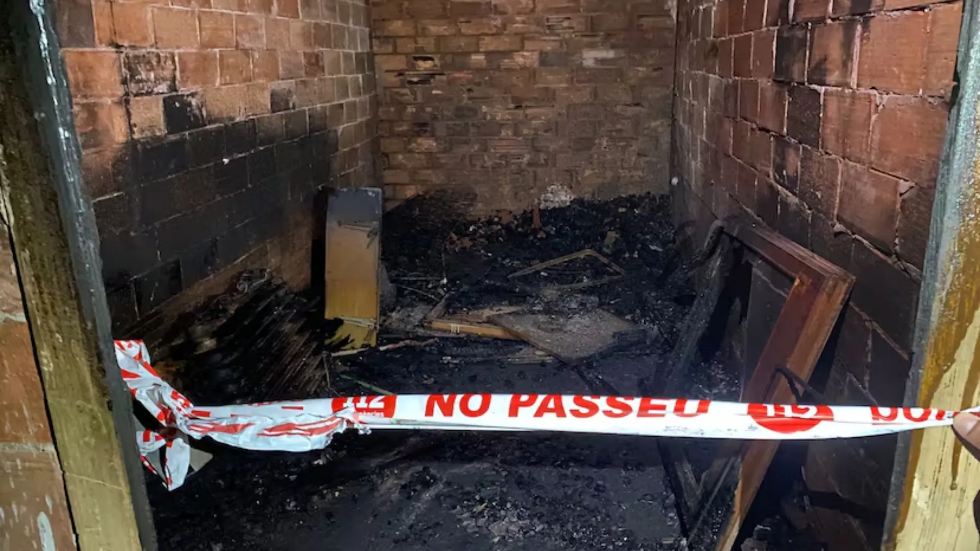 /VIDEO/ Noapte tragică în Spania: 5 adolescenți au murit într-un bloc cuprins de flăcări