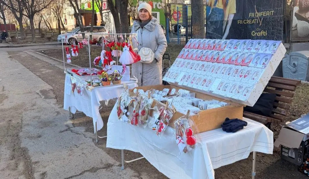 Iarmaroacele de primăvară își deschid porțile pentru vizitatori: Mărțișoare, flori sau obiecte handmade
