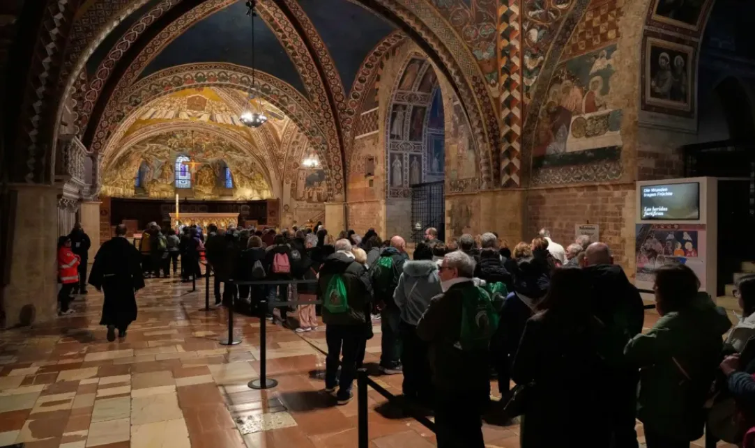 /FOTO/ Premieră istorică în Italia: Moaștele unui sfânt din secolul al XIII-lea, expuse publicului