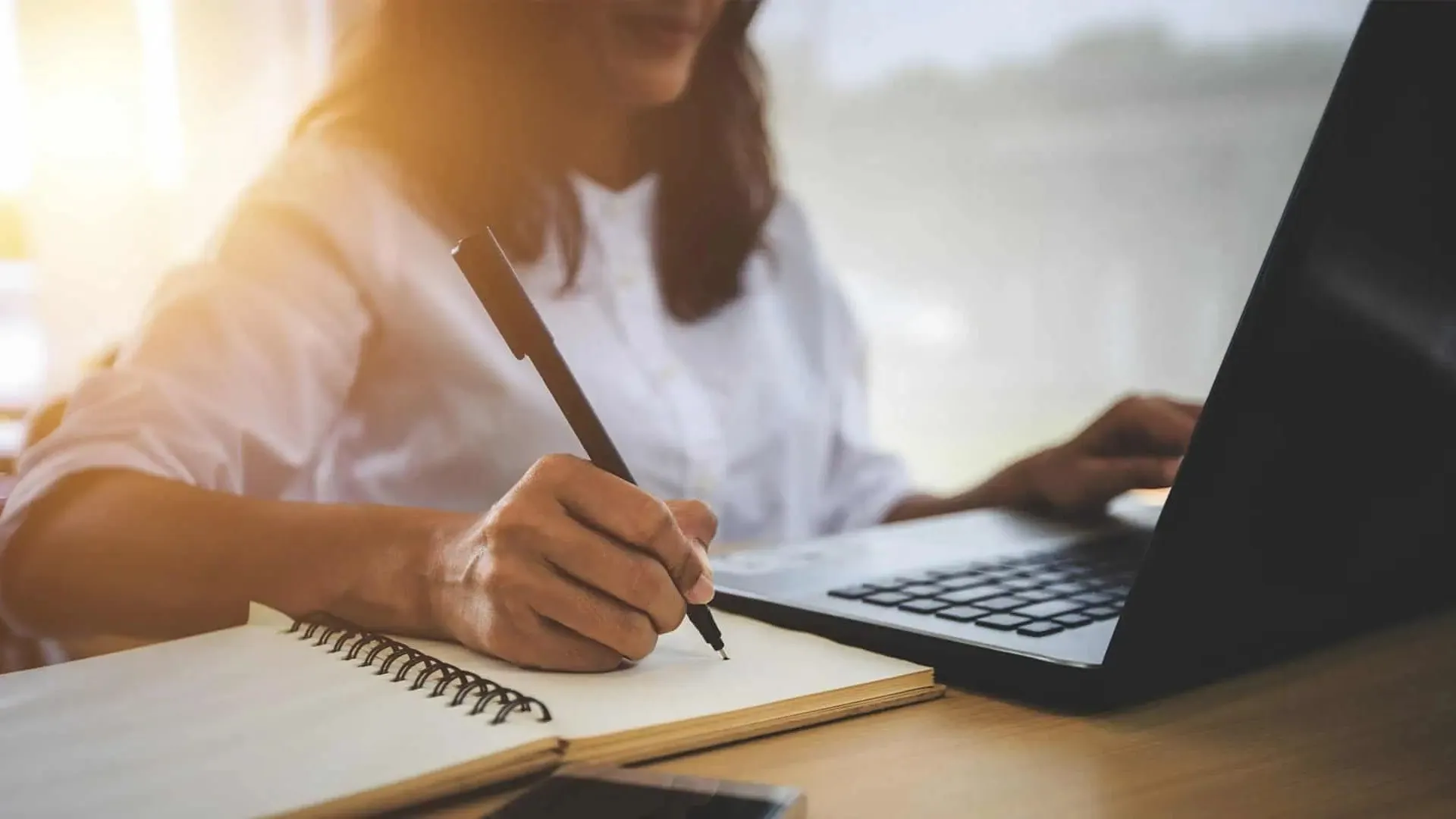 Profesori înlocuiți cu avataruri digitale: Prima școală online unde lecțiile sunt predate de personaje anime