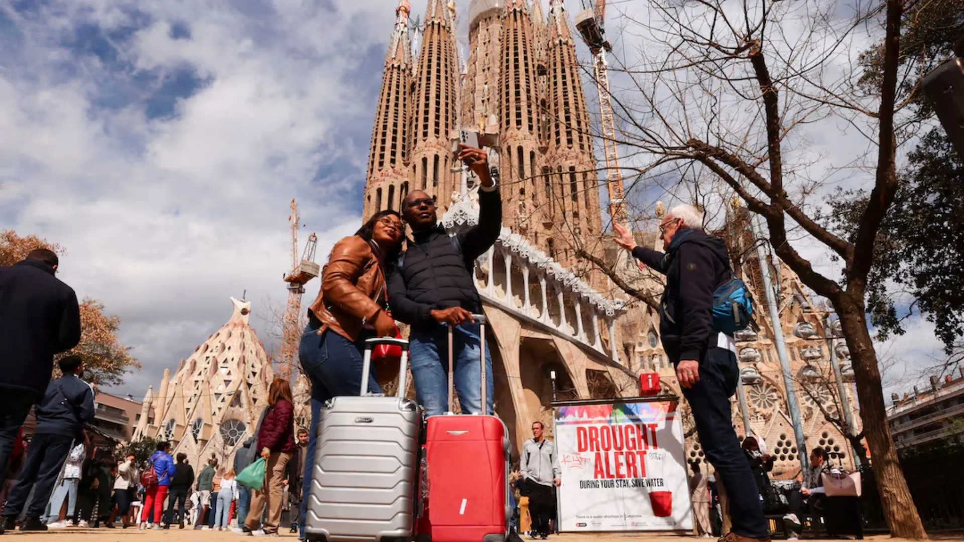 Odihna în Barcelona va costa mai scump: Orașul impune o taxă turistică printre cele mai ridicate din Europa