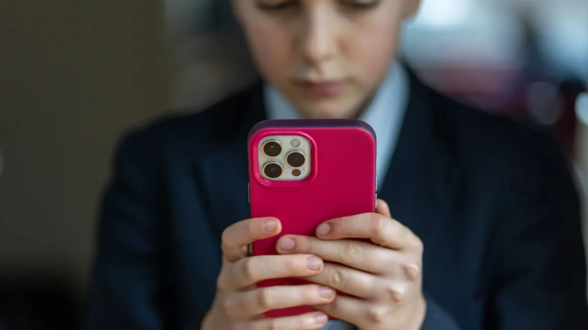 Polonia vrea să interzică accesul la rețelele sociale pentru copiii sub 15 ani: Platformele riscă amenzi