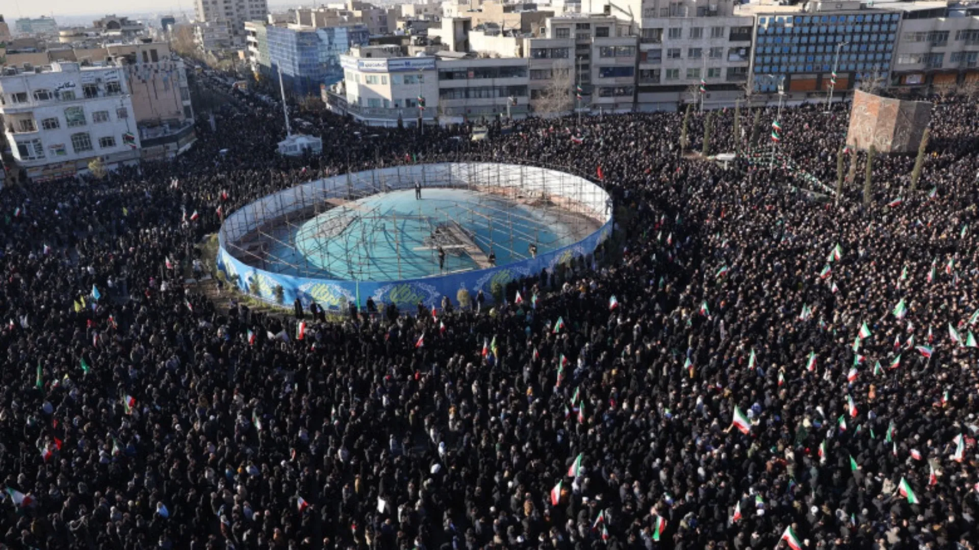 Iranul confirmă moartea lui Ali Khamenei: Mii de oameni au ieșit în stradă la Teheran și scandează