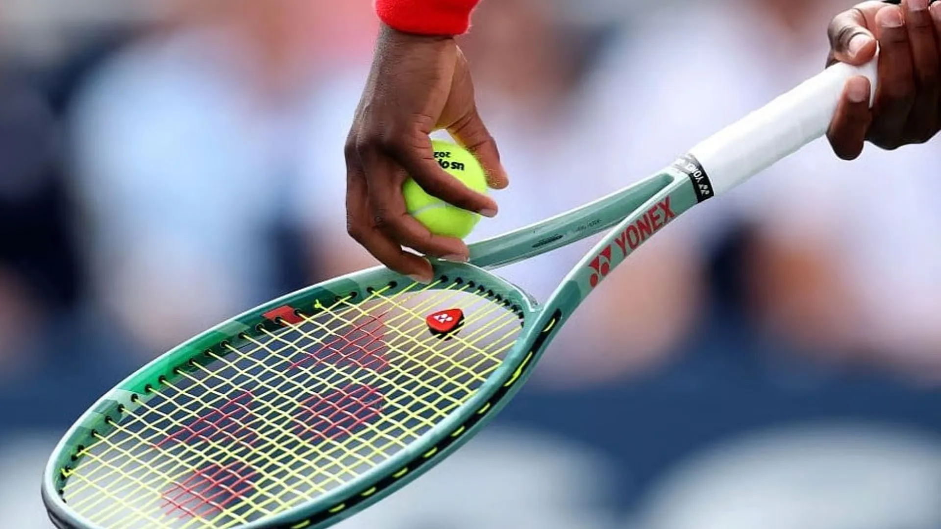 /VIDEO/ Panică la un turneu de tenis din Emiratele Arabe: Momentul când jucătorii fug de pe teren din cauza exploziilor