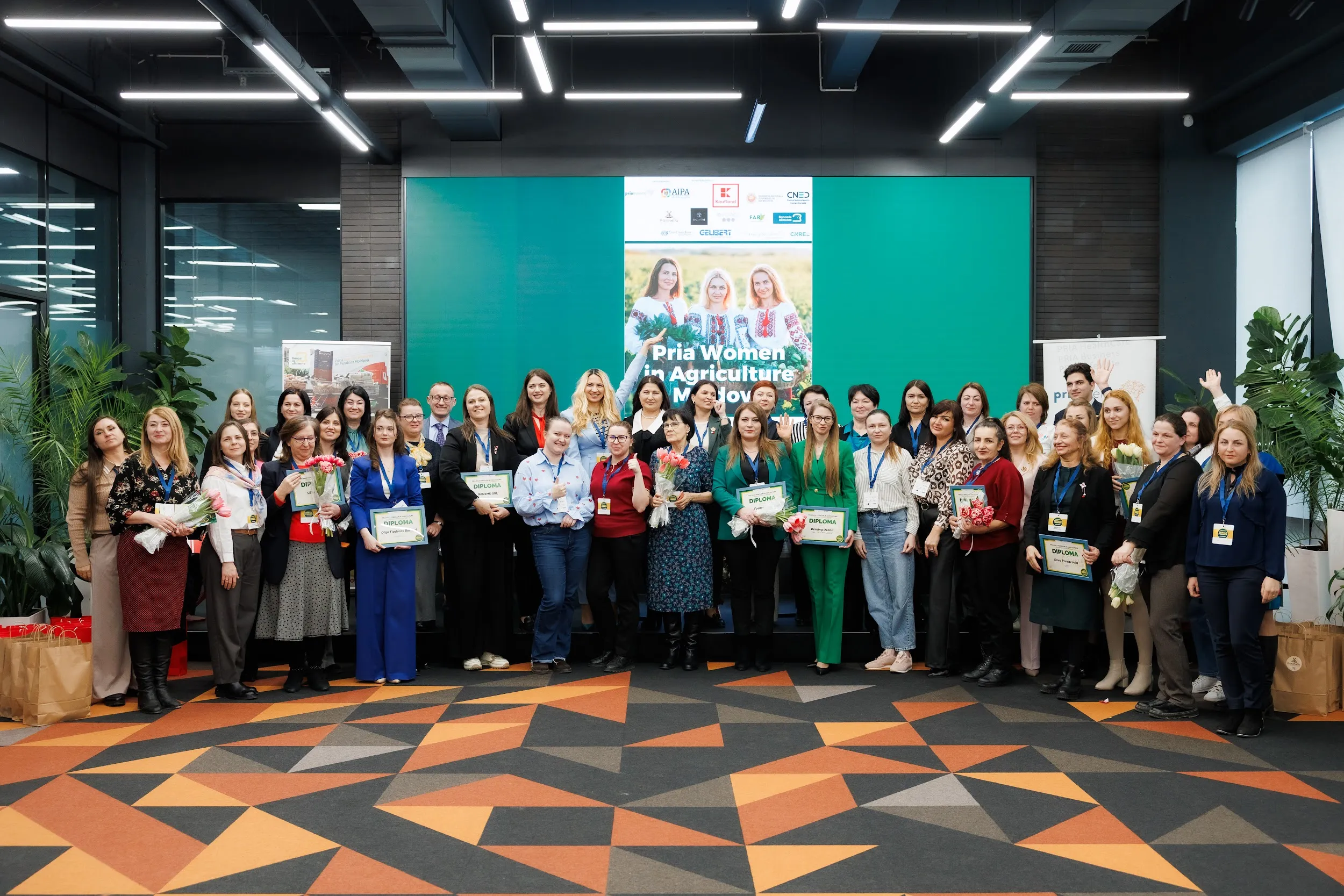 Peste 40 de antreprenoare locale au fost premiate la PRIA Gala Femeilor în Agricultură, susținută de Kaufland Moldova /P/