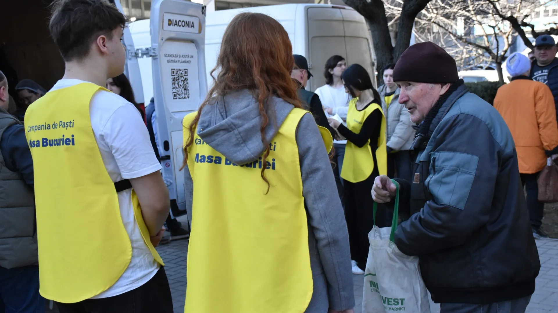 /VIDEO/ Campania „Masa Bucuriei” revine înainte de Paști: Diaconia mobilizează comunitatea pentru a ajuta bătrânii
