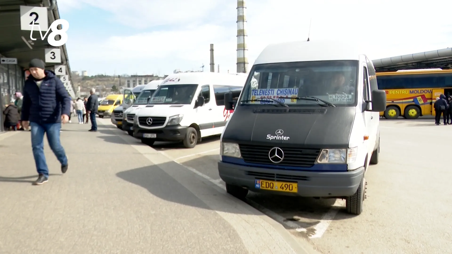 /VIDEO/ Transport dat peste cap: Oamenii au căutat mașini de ocazie la Bălți și Ialoveni