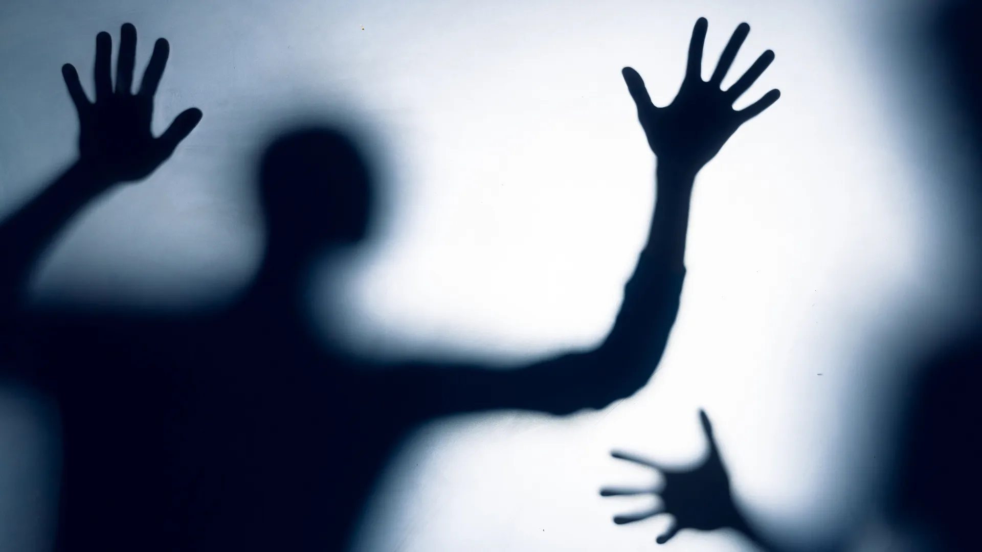 Conflict la cuțite într-o universitate din Moldova: Un student, condamnat după ce și-ar fi atacat colegul