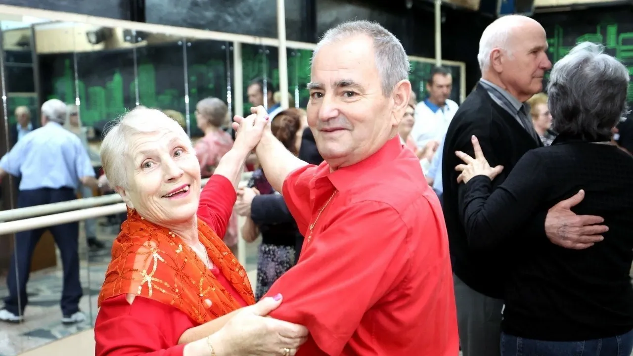 Ultimul weekend din martie adună toți doritorii de distracție la dans: Unde se întâlnesc seniorii din Chișinău