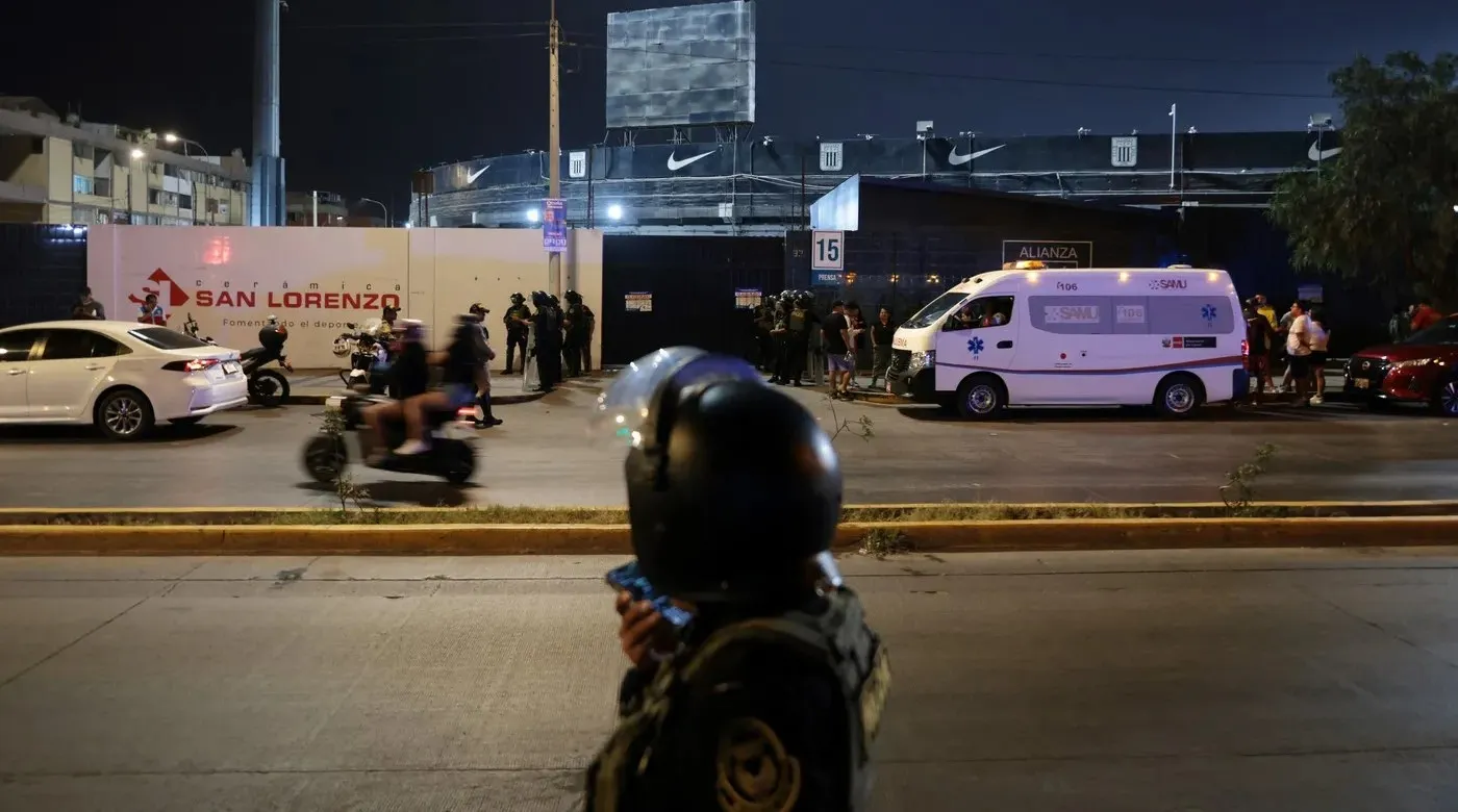 „Incident regretabil pe stadion”: Cel puțin un mort și zeci de răniți înainte de un meci de derby în Peru