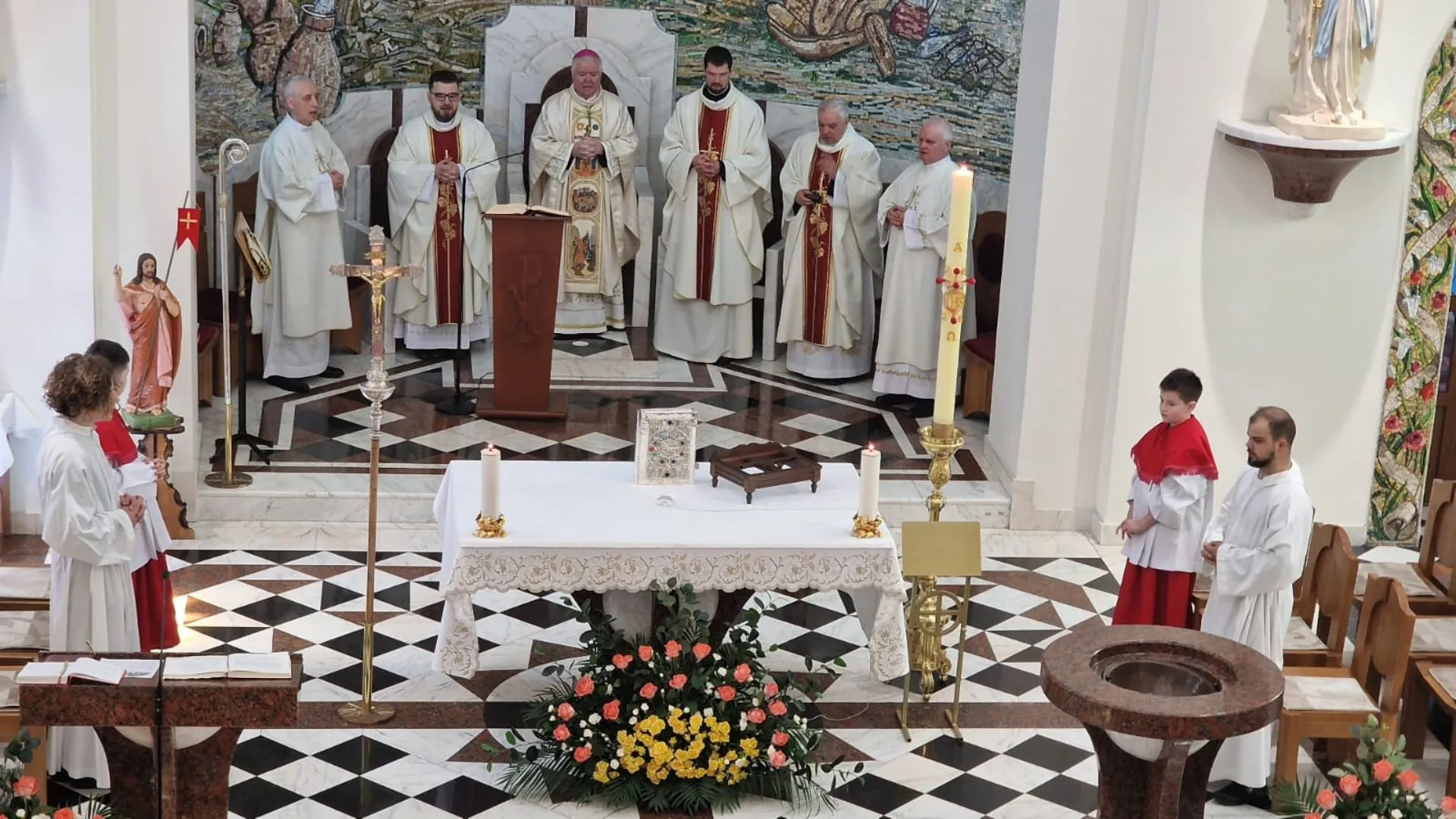 Mesajul de Paște al episcopului de Chișinău pentru credincioșii catolici: „Pacea începe cu noi”