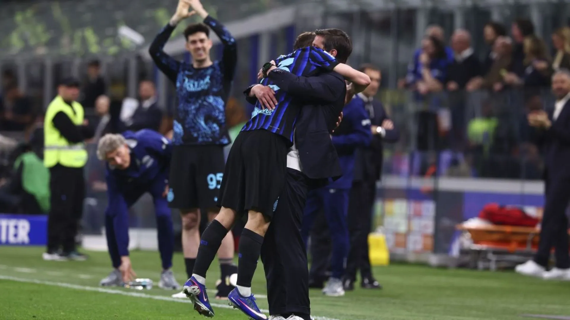 Cristian Chivu, pas mare spre titlu în Serie A: Inter a învins Roma într-un meci cu șapte goluri