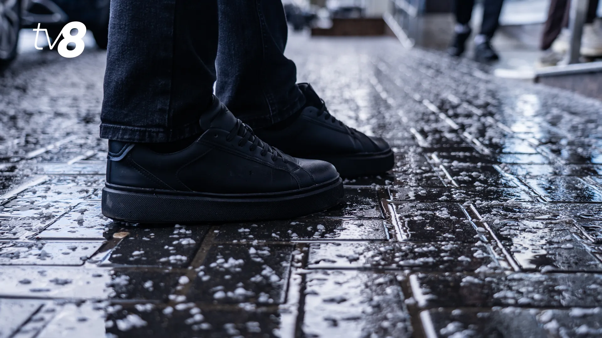 /VIDEO/ Ploaie cu grindină, filmată la Chișinău: Stihia a lovit și alte regiuni din Moldova