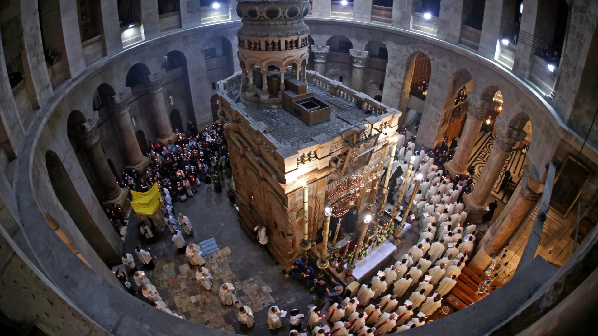 Biserica Sfântului Mormânt din Ierusalim a fost redeschisă: Credincioșii pot participa la slujba de Înviere