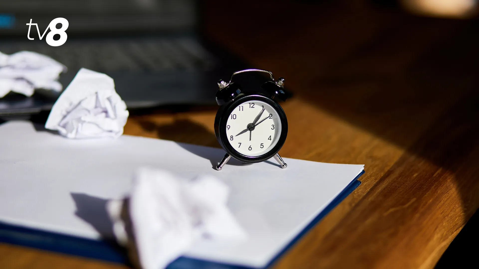 Angajații care întârzie la muncă vor fi taxați la salariu: Țara din Europa care aplică regula